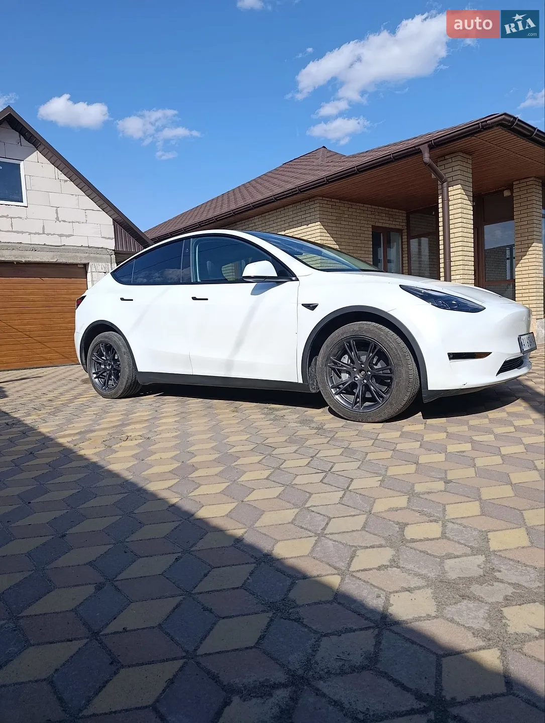 2025 Tesla Model Y - мініатюра 13
