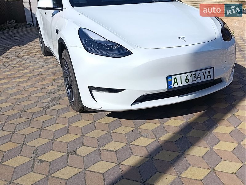 Внедорожник / Кроссовер Tesla Model Y 2025 в Переяславе
