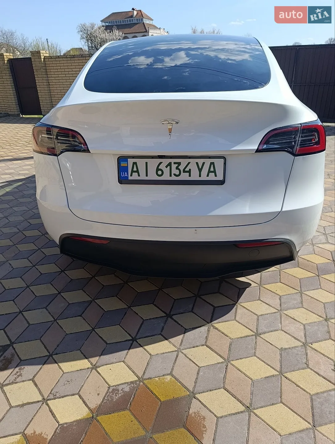 2025 Tesla Model Y - мініатюра 18