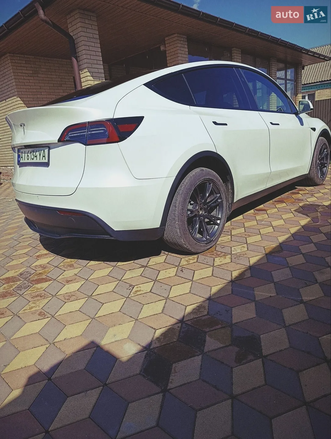 2025 Tesla Model Y - мініатюра 28