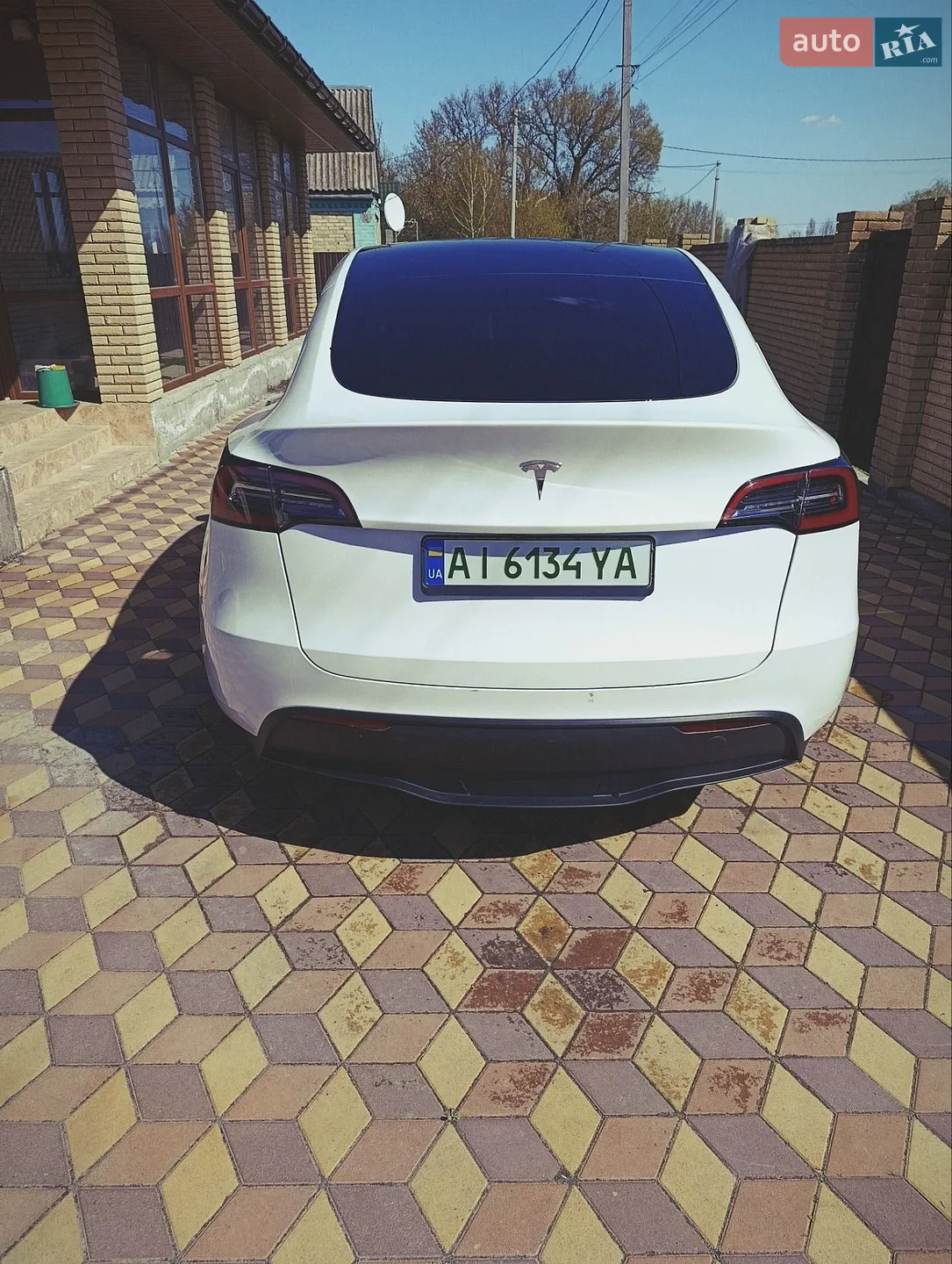 2025 Tesla Model Y - мініатюра 30