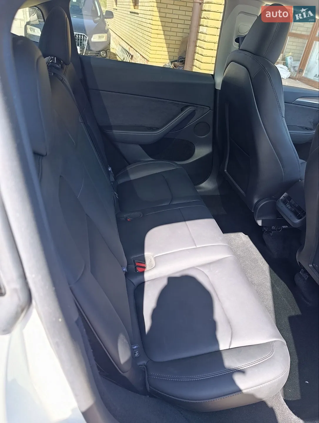 2025 Tesla Model Y - мініатюра 32