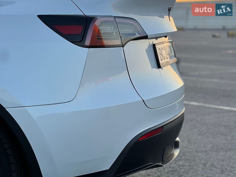 Позашляховик / Кросовер Tesla Model Y 2023 в Львові