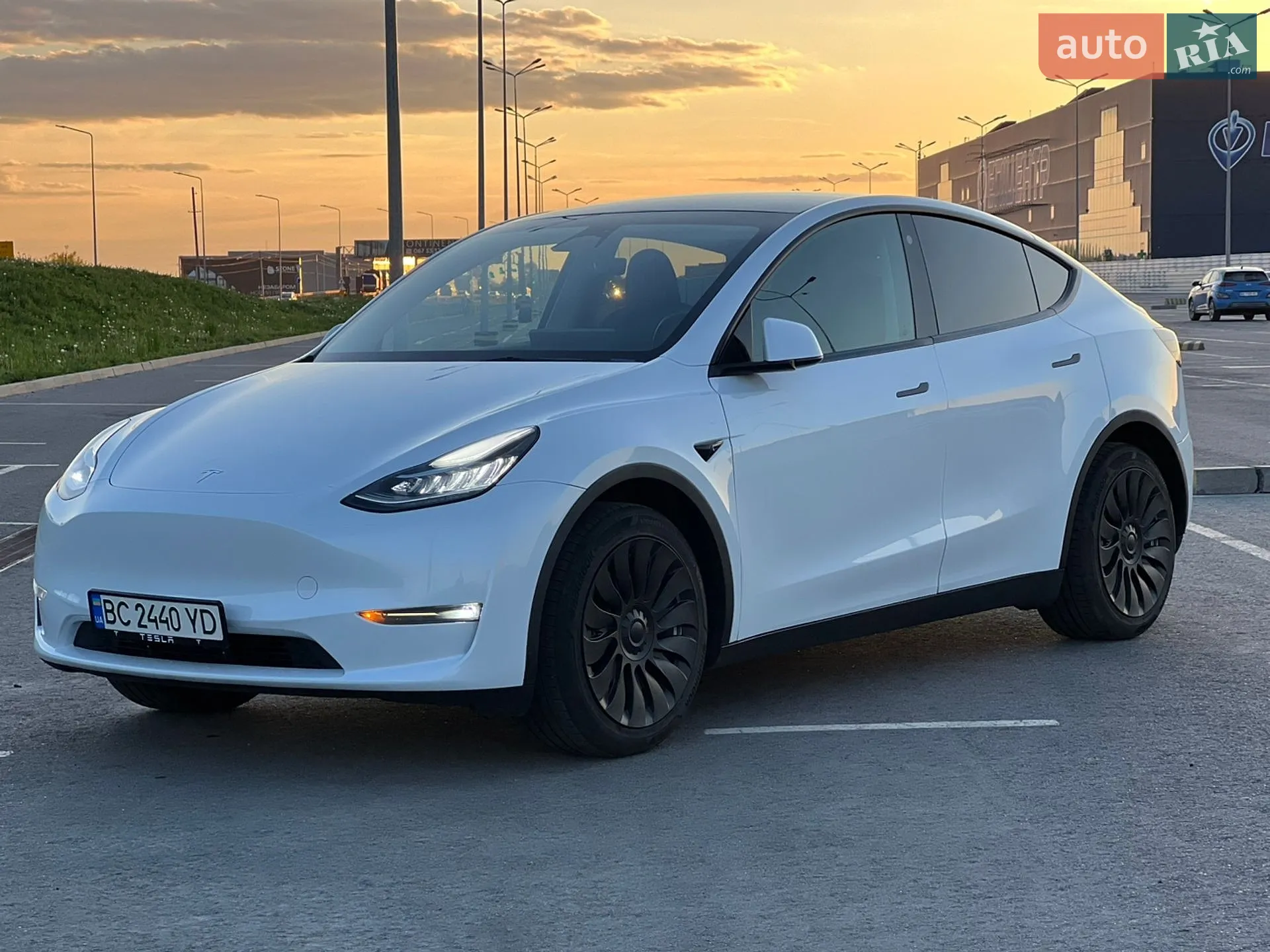 2023 Tesla Model Y - мініатюра 8