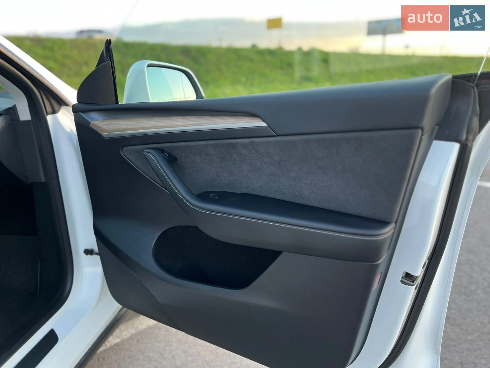 2023 Tesla Model Y - мініатюра 16