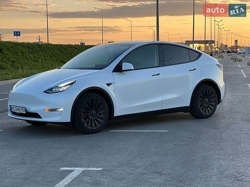 Позашляховик / Кросовер Tesla Model Y 2023 в Львові