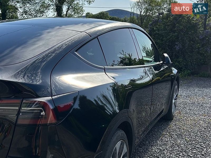 Позашляховик / Кросовер Tesla Model Y 2021 в Умані