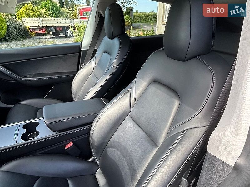 Позашляховик / Кросовер Tesla Model Y 2021 в Умані