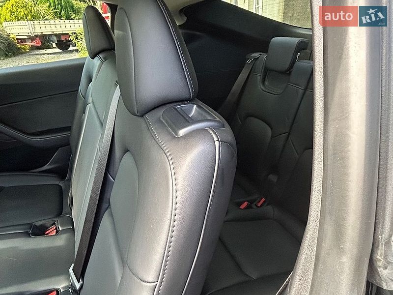 Позашляховик / Кросовер Tesla Model Y 2021 в Умані