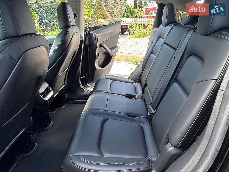 Позашляховик / Кросовер Tesla Model Y 2021 в Умані