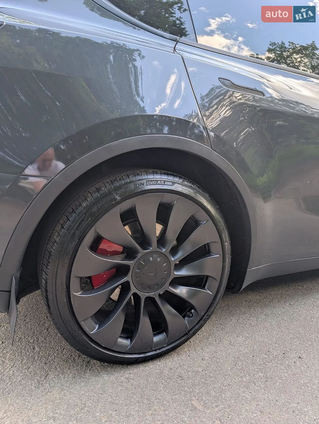 2024 Tesla Model Y - мініатюра 24