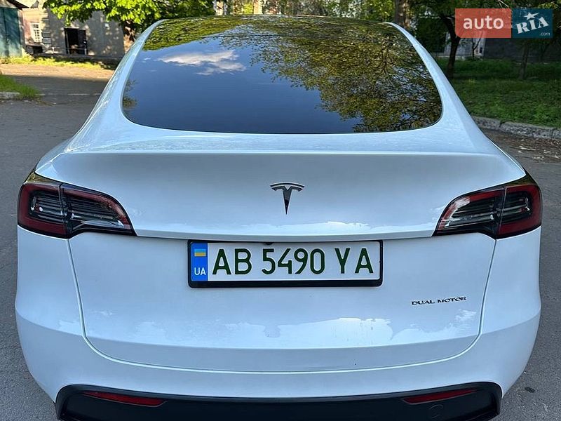 Позашляховик / Кросовер Tesla Model Y 2024 в Києві