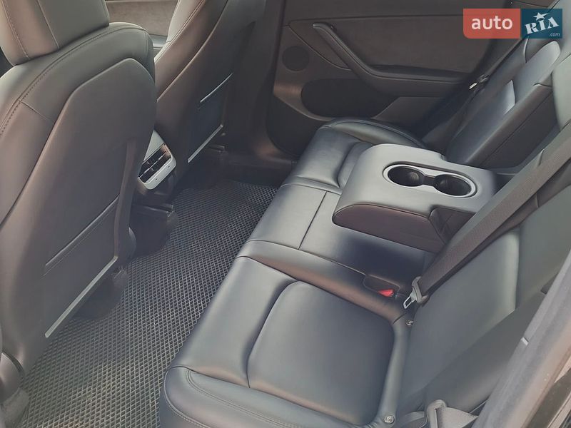Внедорожник / Кроссовер Tesla Model Y 2021 в Львове