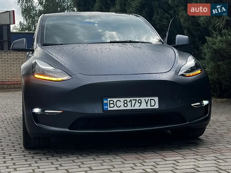 Tesla Model Y 2022