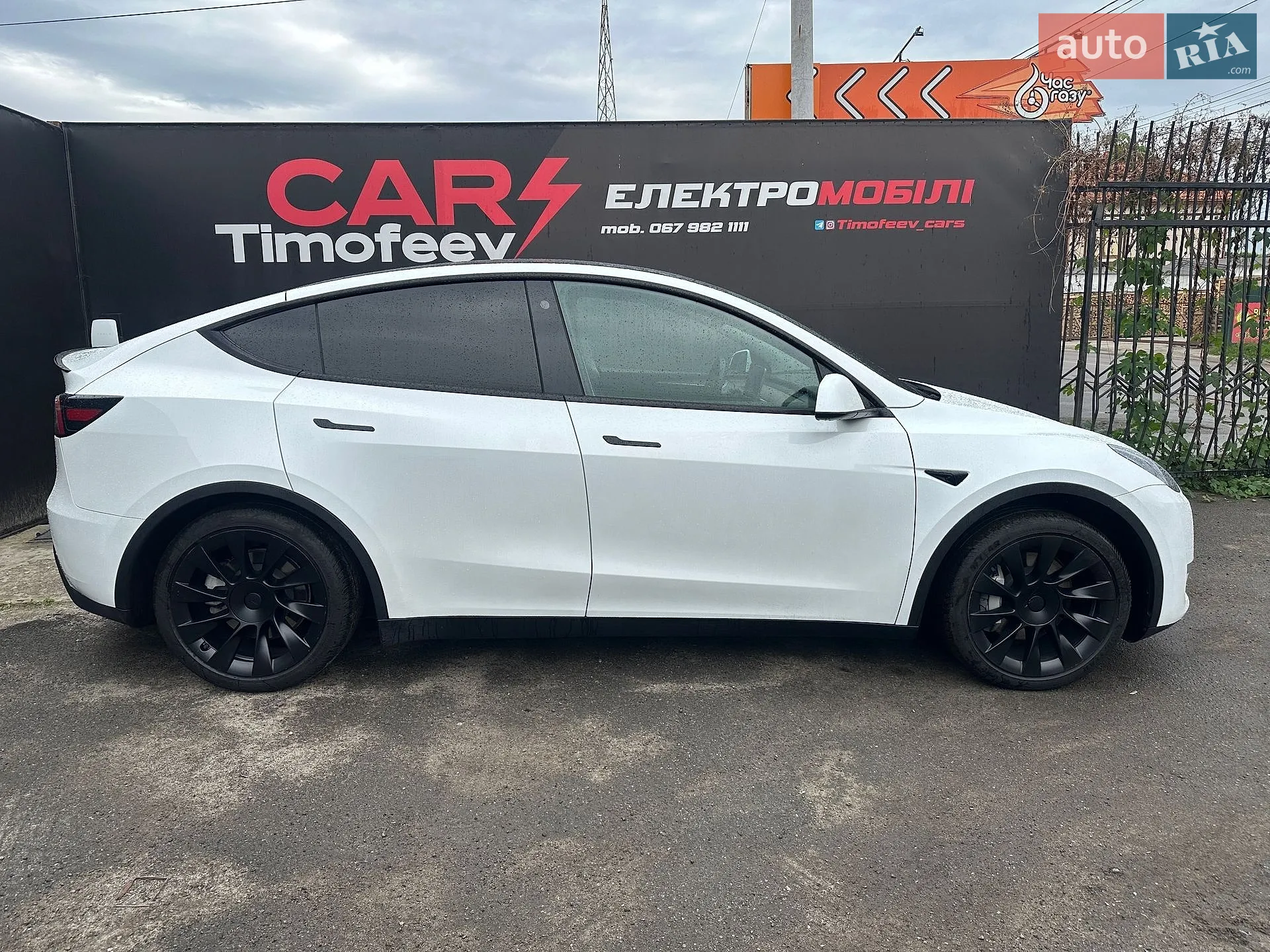 2023 Tesla Model Y - мініатюра 3