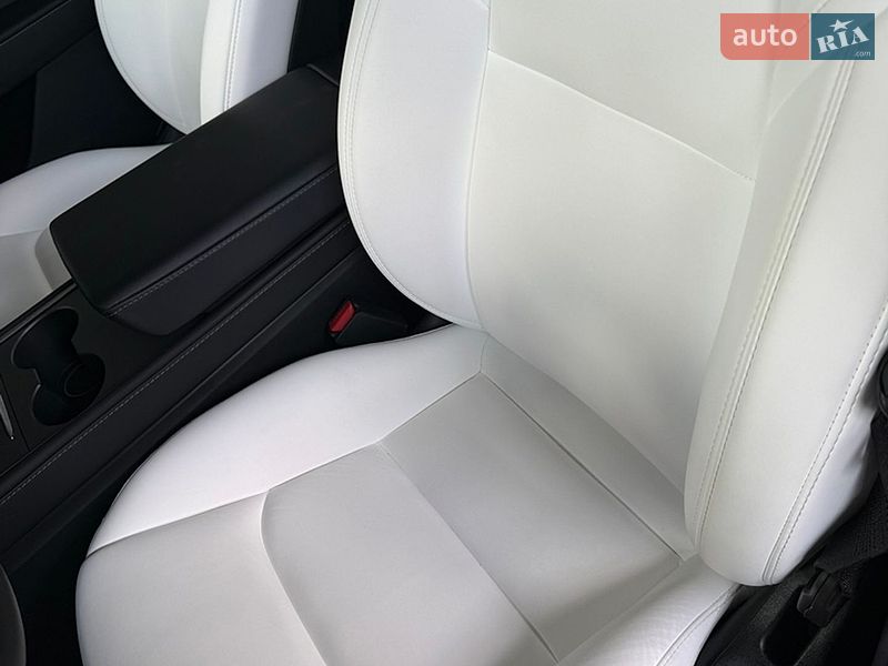 Внедорожник / Кроссовер Tesla Model Y 2023 в Киеве