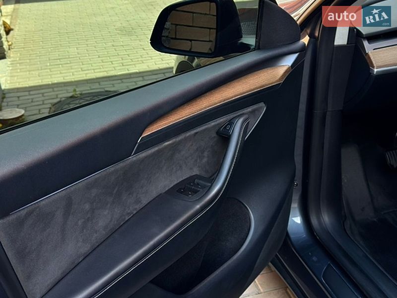 Внедорожник / Кроссовер Tesla Model Y 2023 в Виннице