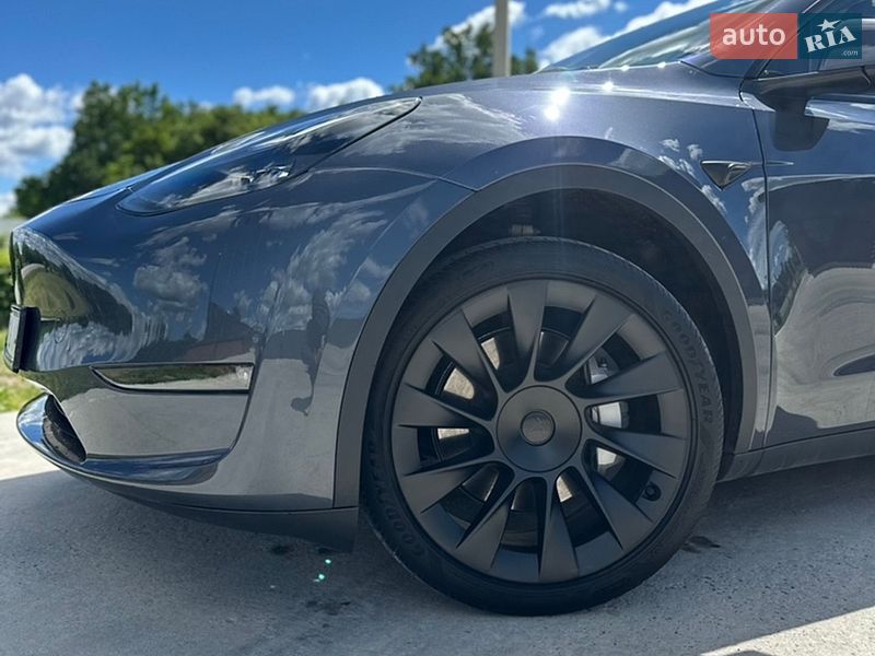 Позашляховик / Кросовер Tesla Model Y 2023 в Чорткові