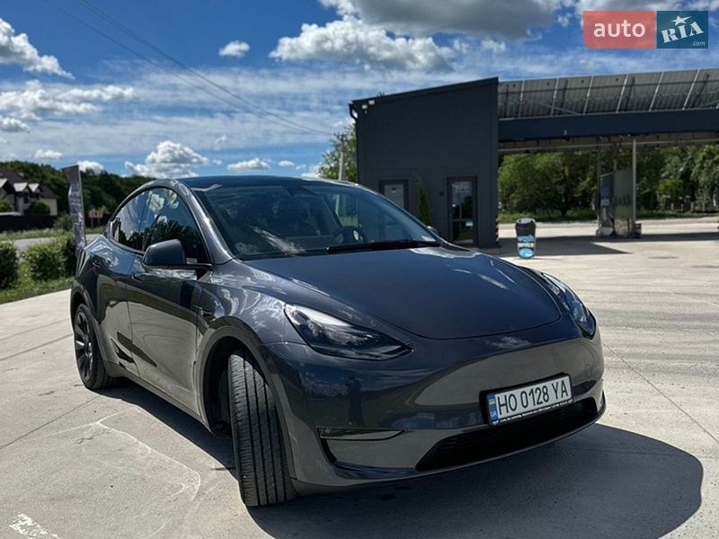 Позашляховик / Кросовер Tesla Model Y 2023 в Чорткові