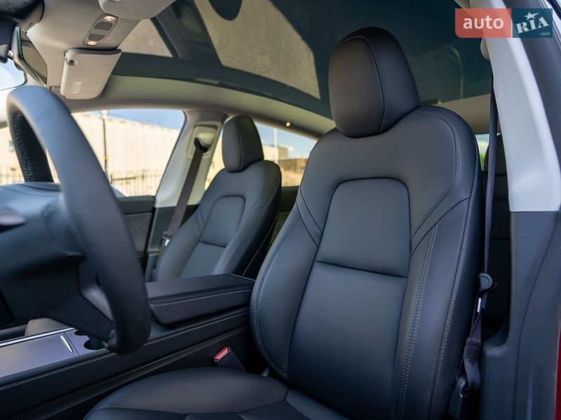 Позашляховик / Кросовер Tesla Model Y 2024 в Києві
