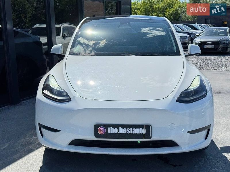 Внедорожник / Кроссовер Tesla Model Y 2023 в Ровно