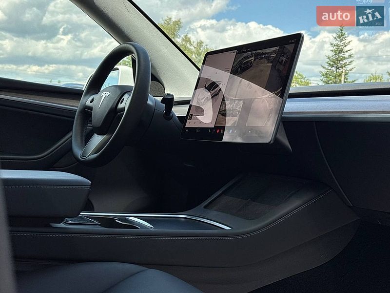 Внедорожник / Кроссовер Tesla Model Y 2023 в Ровно