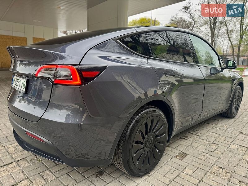 Позашляховик / Кросовер Tesla Model Y 2023 в Дніпрі