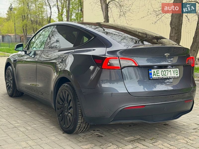 Позашляховик / Кросовер Tesla Model Y 2023 в Дніпрі
