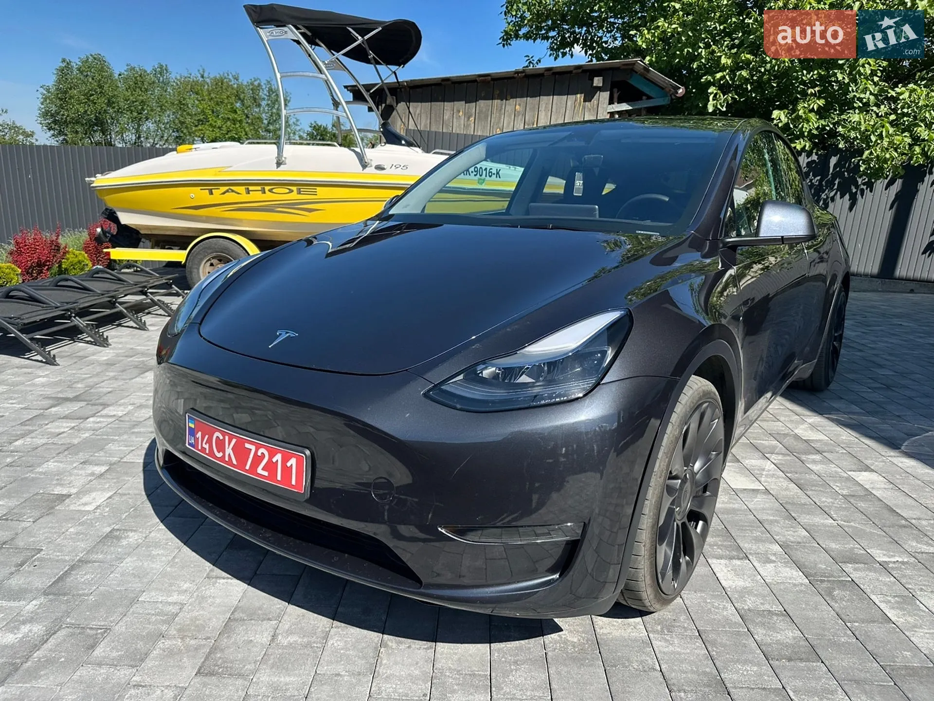 2024 Tesla Model Y - мініатюра 3