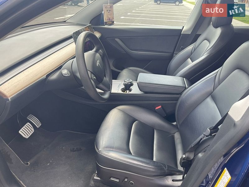 Внедорожник / Кроссовер Tesla Model Y 2022 в Ровно