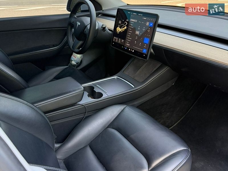 Внедорожник / Кроссовер Tesla Model Y 2021 в Львове