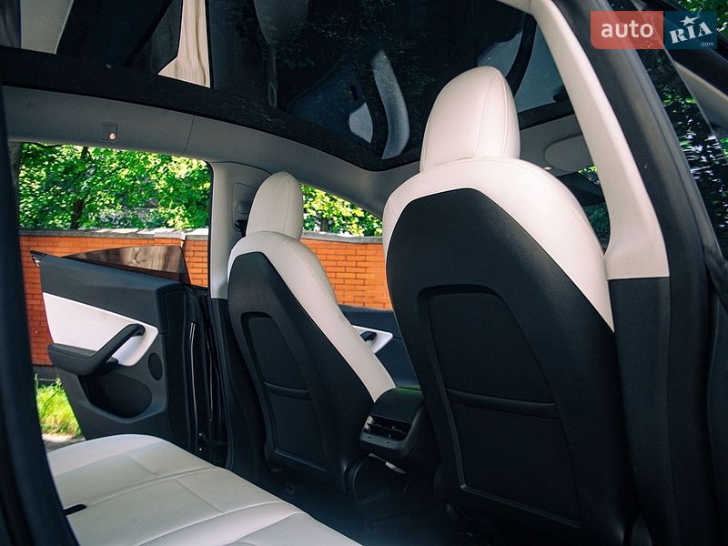 Внедорожник / Кроссовер Tesla Model Y 2022 в Киеве