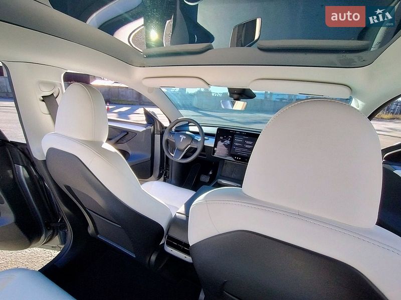 Внедорожник / Кроссовер Tesla Model Y 2024 в Житомире