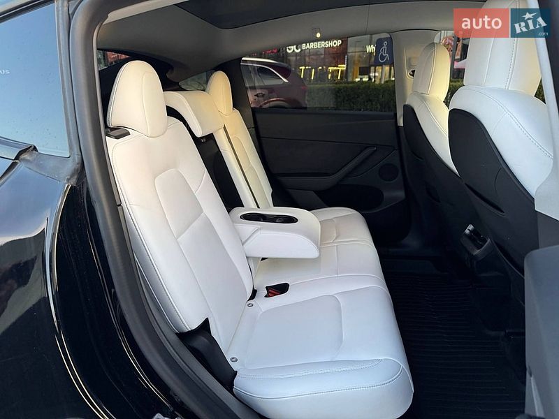 Позашляховик / Кросовер Tesla Model Y 2022 в Києві