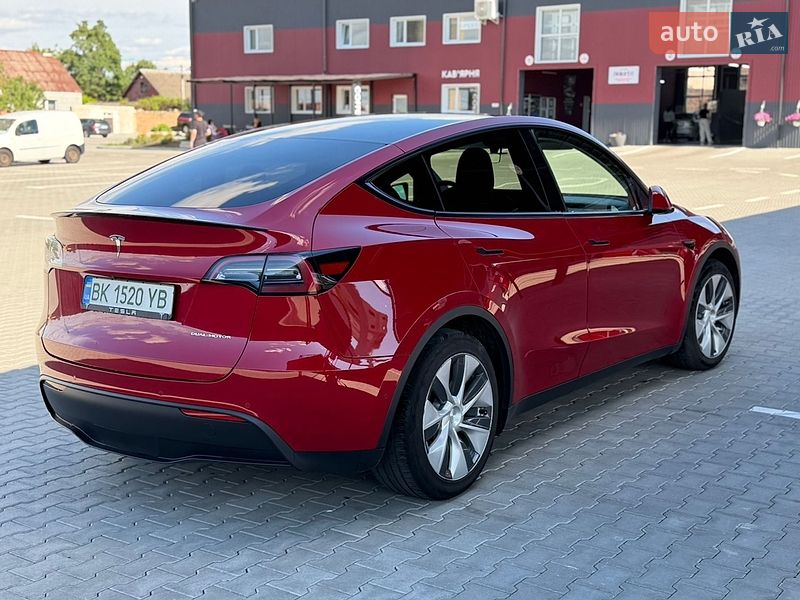 Позашляховик / Кросовер Tesla Model Y 2022 в Дубні