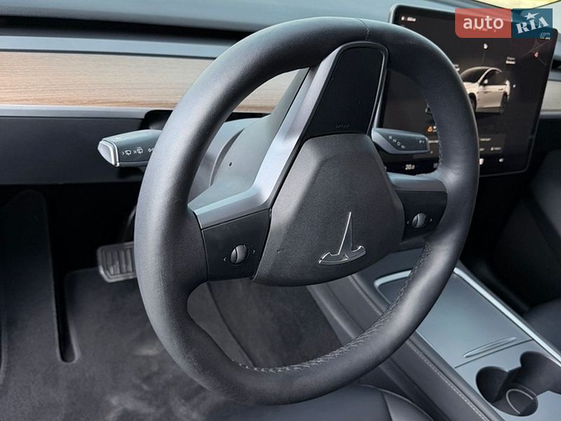 Позашляховик / Кросовер Tesla Model Y 2023 в Тернополі