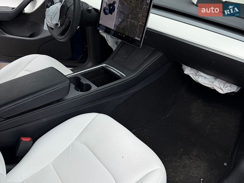 Внедорожник / Кроссовер Tesla Model Y 2022 в Киеве
