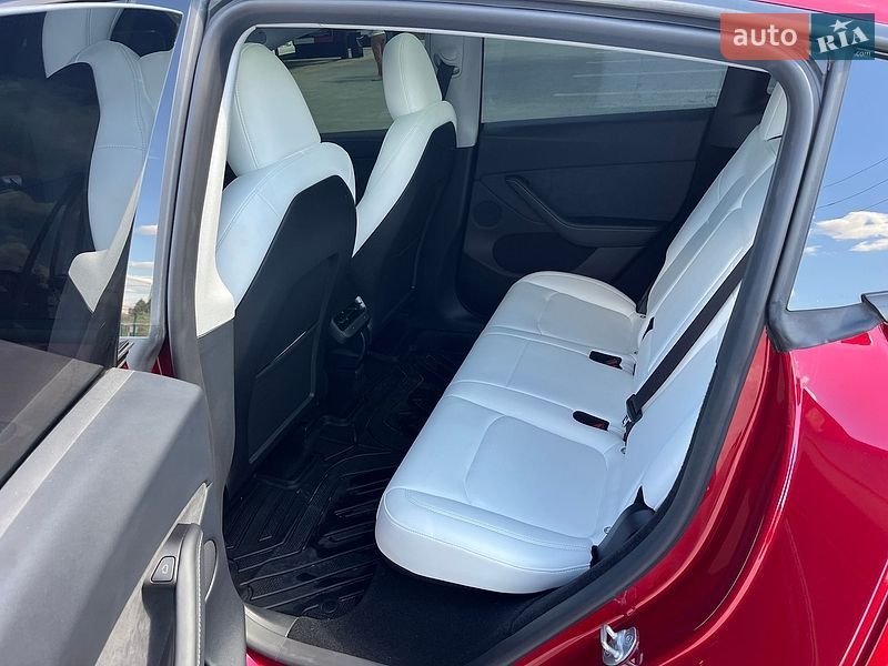 Внедорожник / Кроссовер Tesla Model Y 2024 в Львове
