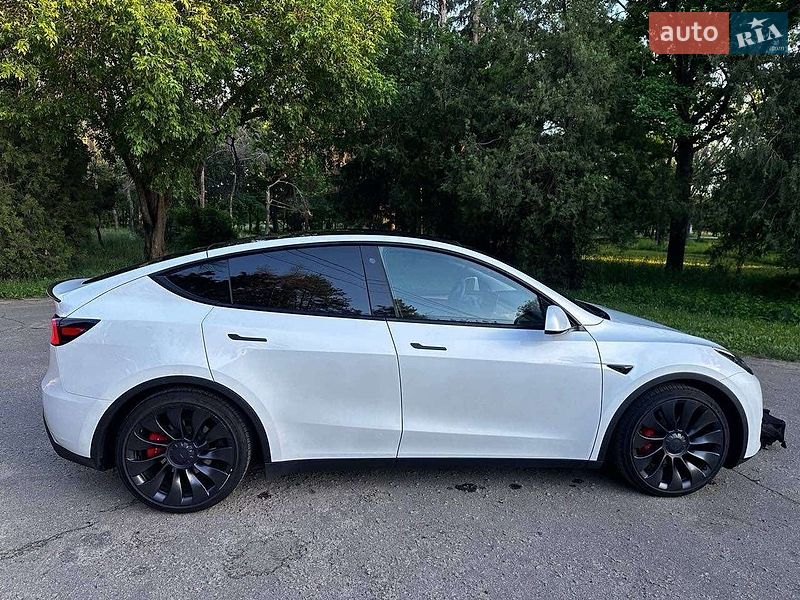 Внедорожник / Кроссовер Tesla Model Y 2023 в Харькове