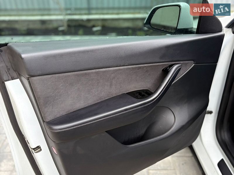 Позашляховик / Кросовер Tesla Model Y 2020 в Костопілі