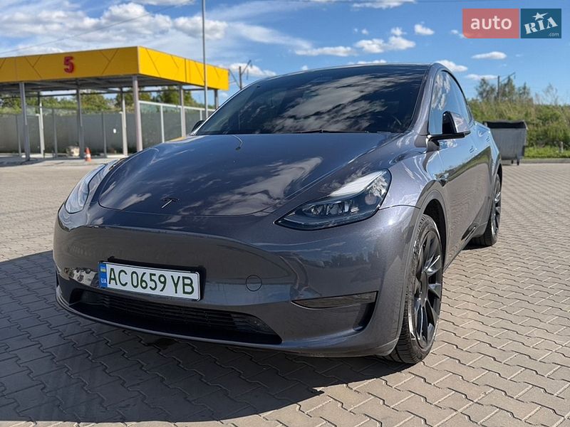 Tesla Model Y 2023