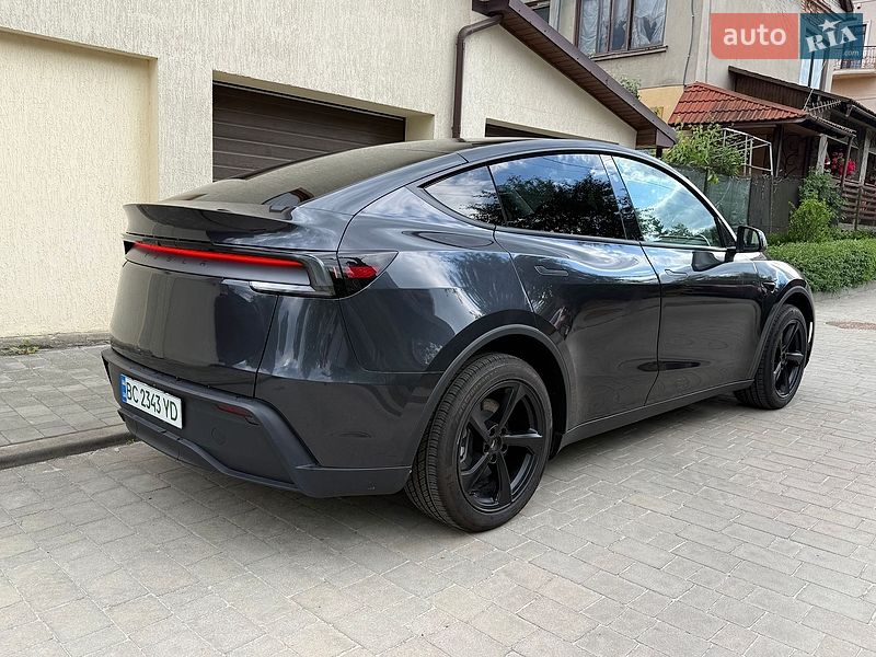 Позашляховик / Кросовер Tesla Model Y 2025 в Львові