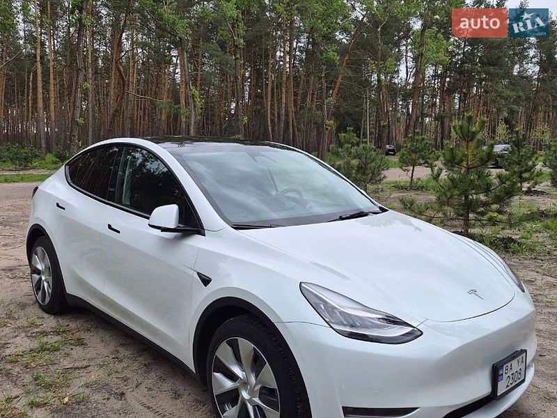 Tesla Model Y 2021