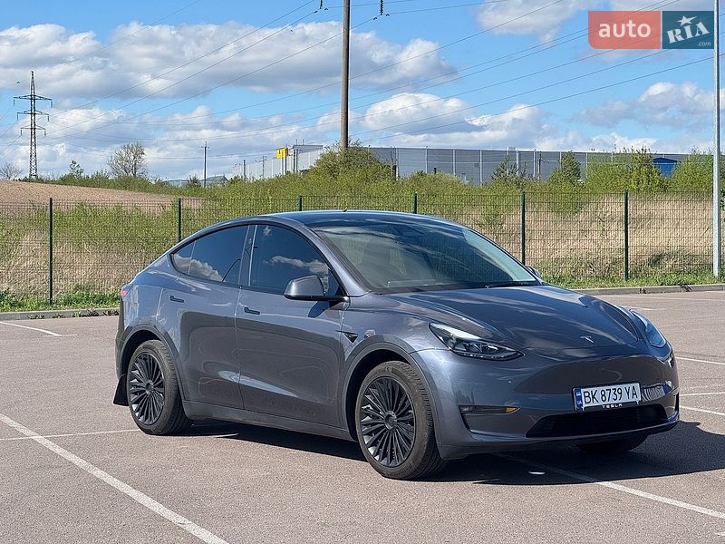 Позашляховик / Кросовер Tesla Model Y 2023 в Рівному фото 17 Позашляховик / Кросовер Tesla Model Y 2023 в Рівному