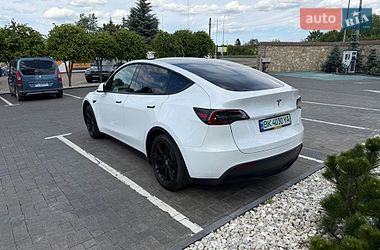Внедорожник / Кроссовер Tesla Model Y 2023 в Ровно
