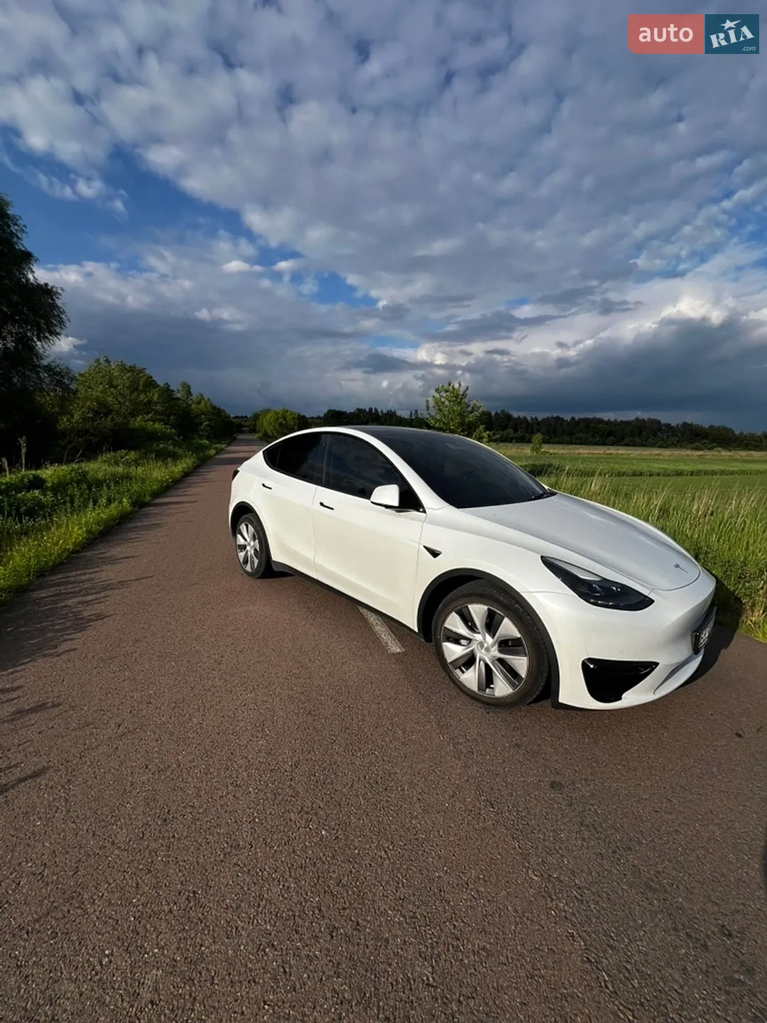 2022 Tesla Model Y - мініатюра 3