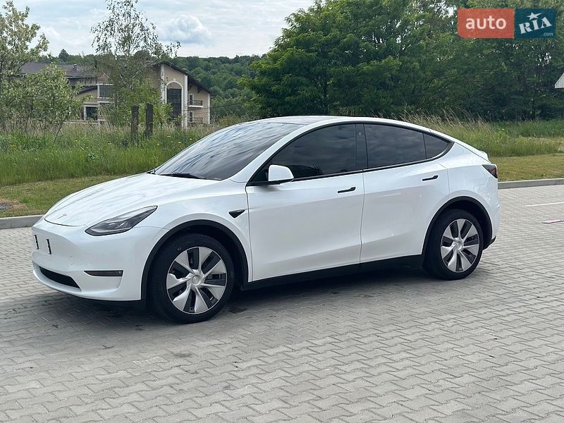 Внедорожник / Кроссовер Tesla Model Y 2023 в Львове