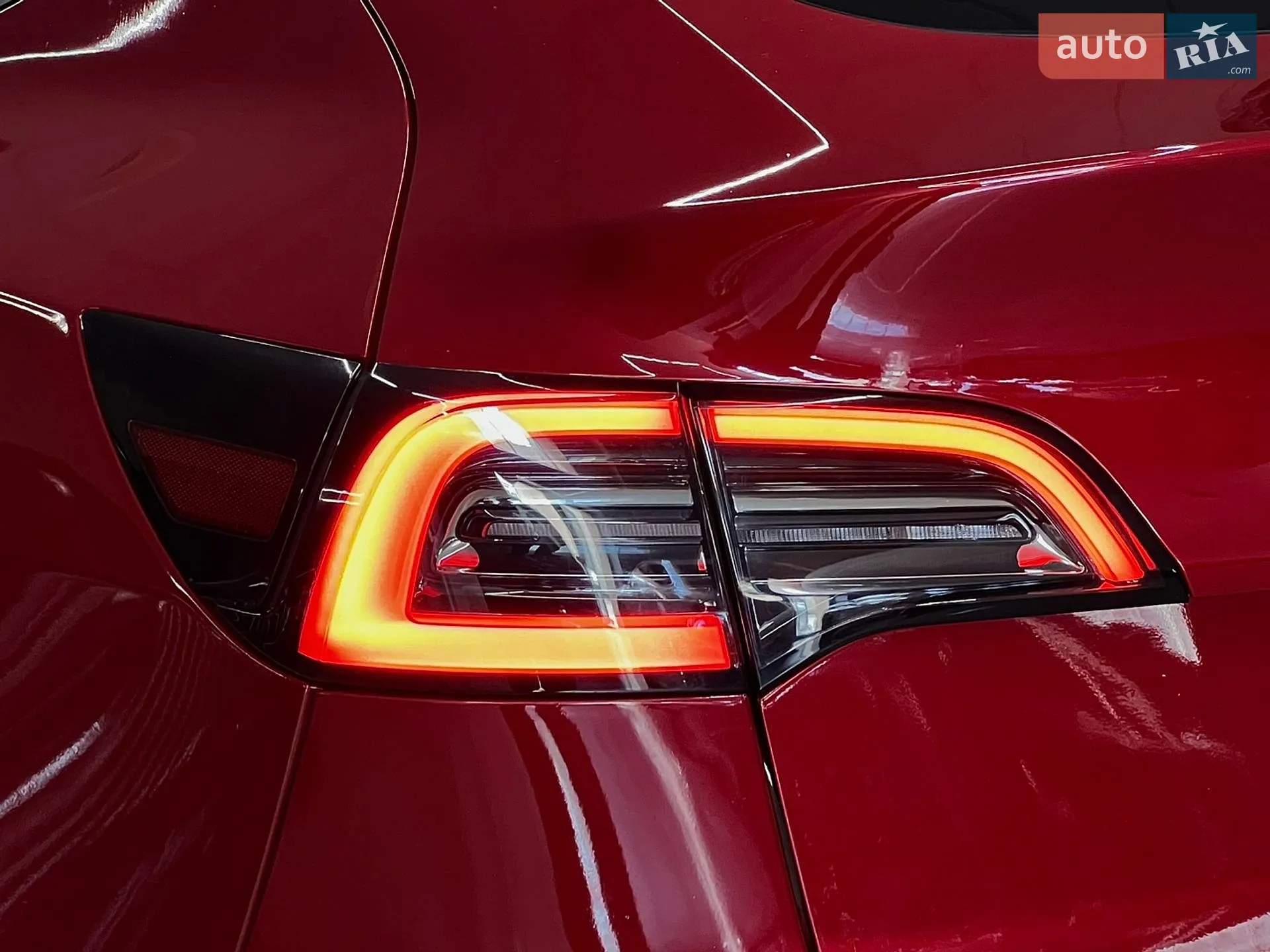 2022 Tesla Model Y - мініатюра 3
