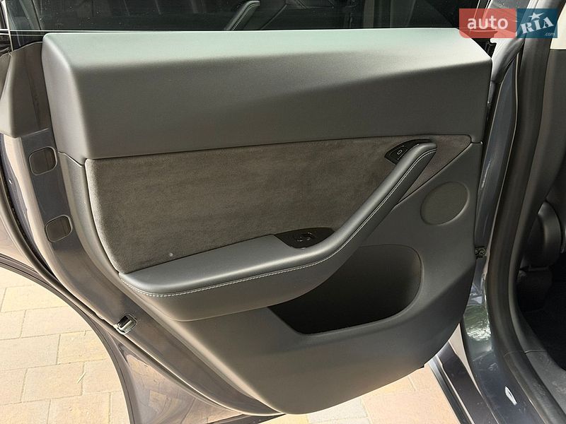 Внедорожник / Кроссовер Tesla Model Y 2021 в Днепре
