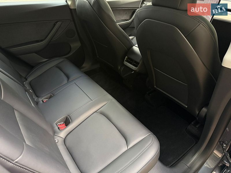 Внедорожник / Кроссовер Tesla Model Y 2021 в Днепре
